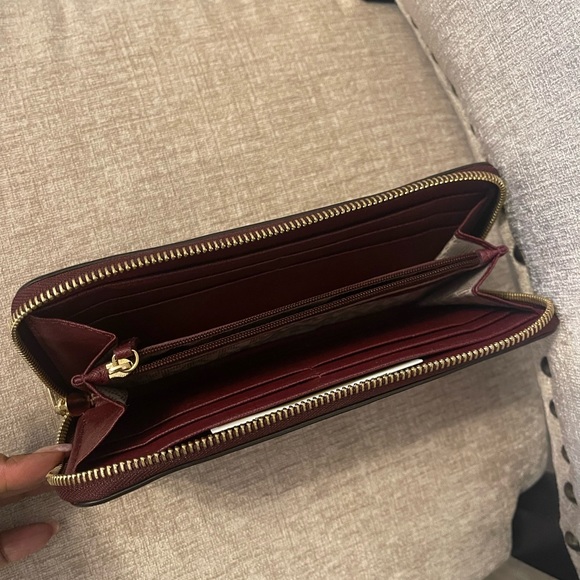 Michael Kors Wallet Merlot color, bought from Michael Kors. - Picture 4 of 6